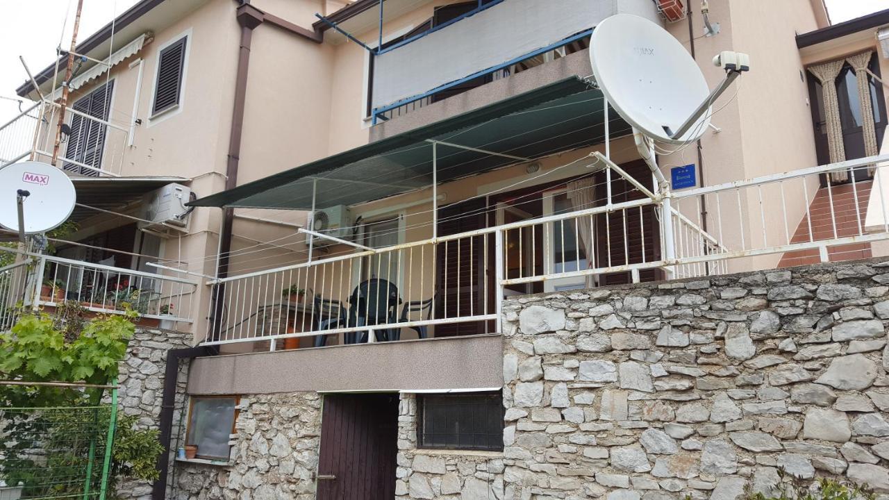 Apartman Ema 4+2 Koromacno Ngoại thất bức ảnh